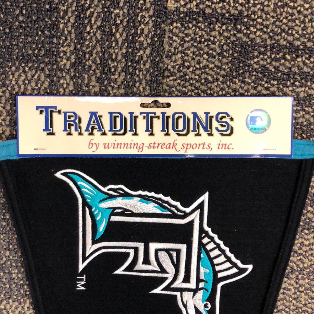 NWT Florida Marlins Pennant - Picture 4 of 4
